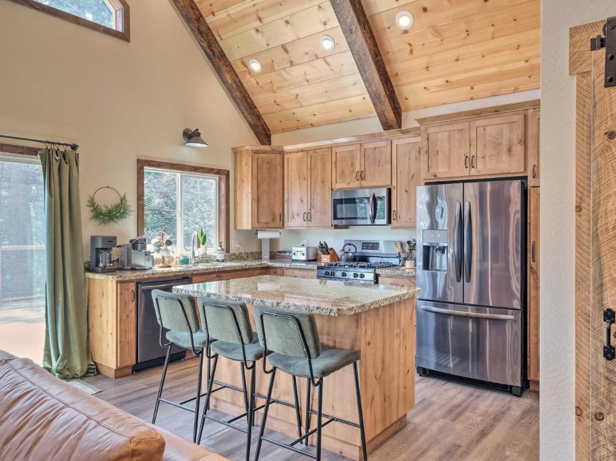 Luxury Retreat Custom Mi-Wuk Village Cabin! Exterior photo